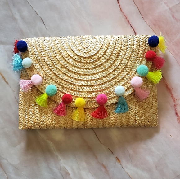 🆕️ Straw Pom Pom Clutch - Picture 2 of 8